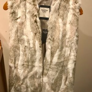 Abercrombie & Fitch Faux Fur Vest